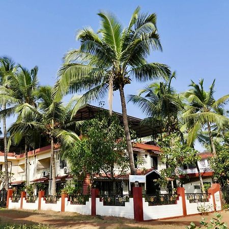 Shanu'S Seaside Inn - A Guesthouse, 100 Metres To Candolim Beach Exterior photo